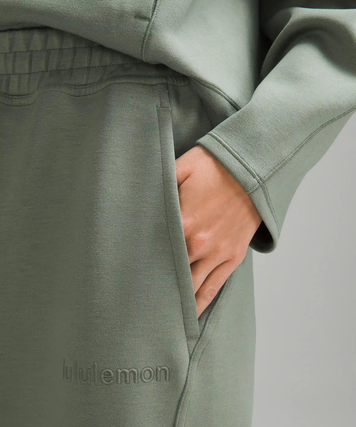 Smooth Spacer Jogger *Emboss