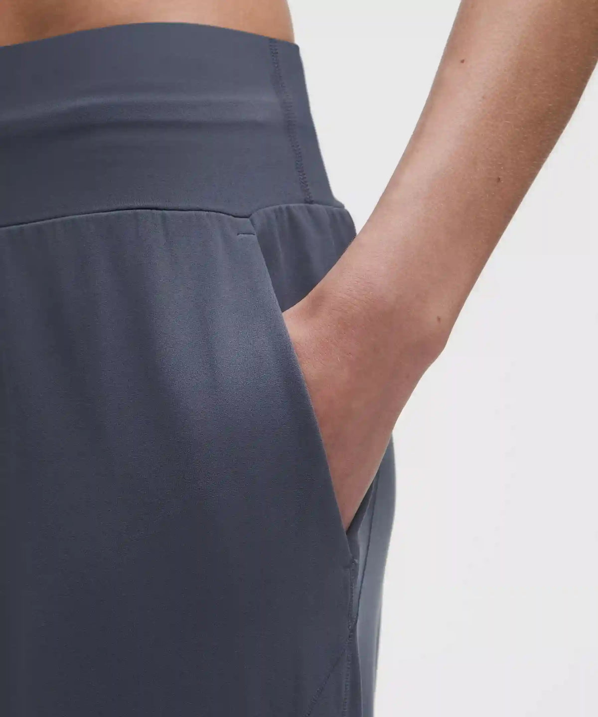 Groove Low-Rise Relaxed Cinch Pant *Regular