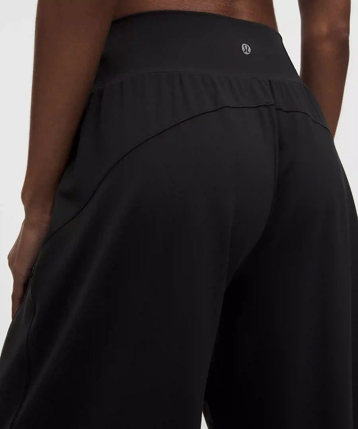 Groove Mid-Rise Relaxed Bermuda Short