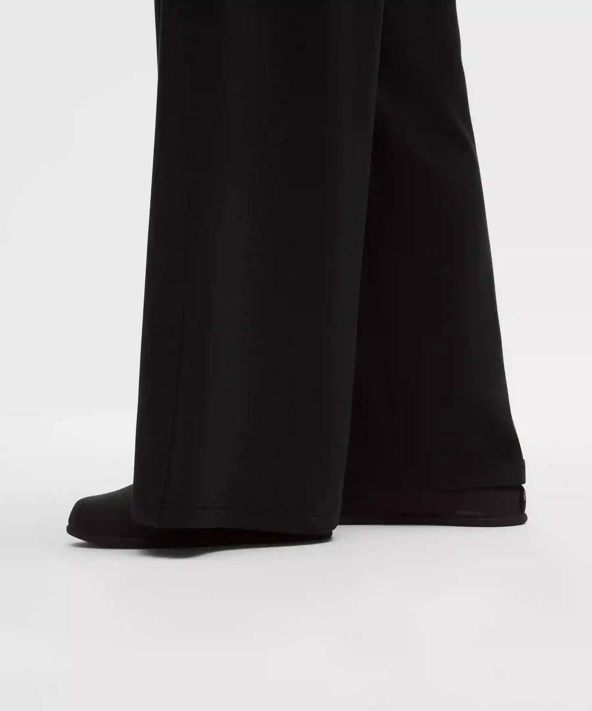 BeCalm Mid-Rise Wide-Leg Pant