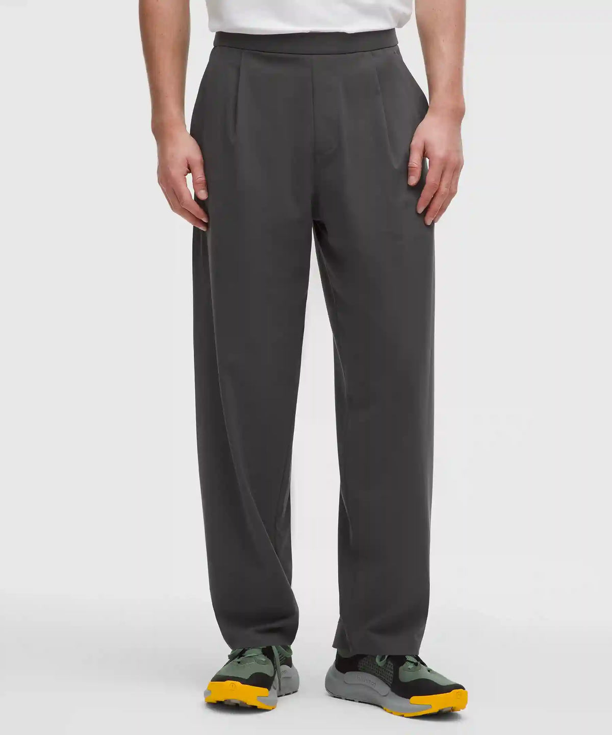Men's Daydrift Relaxed-Fit Pleated Trouser Shorter *No Belt Loops
