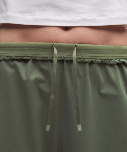 Woven Mid-Rise Barrel-Leg Pant *Regular