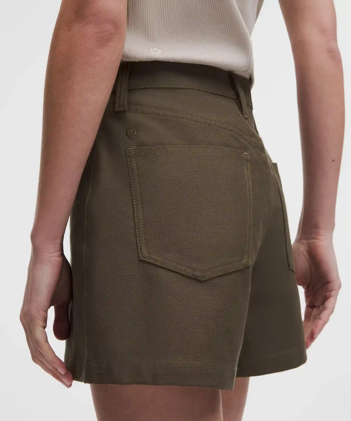 EasyFive Mid-Rise Short 4.5"