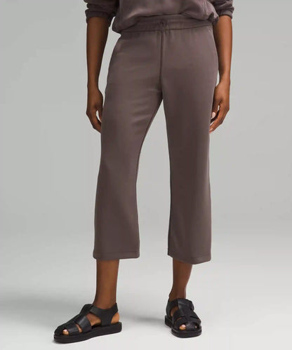 Softstreme High-Rise Straight-Leg Cropped Pant