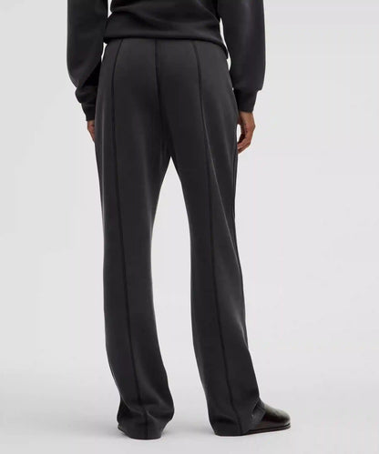 Softstreme High-Rise Straight-Leg Pant *Regular