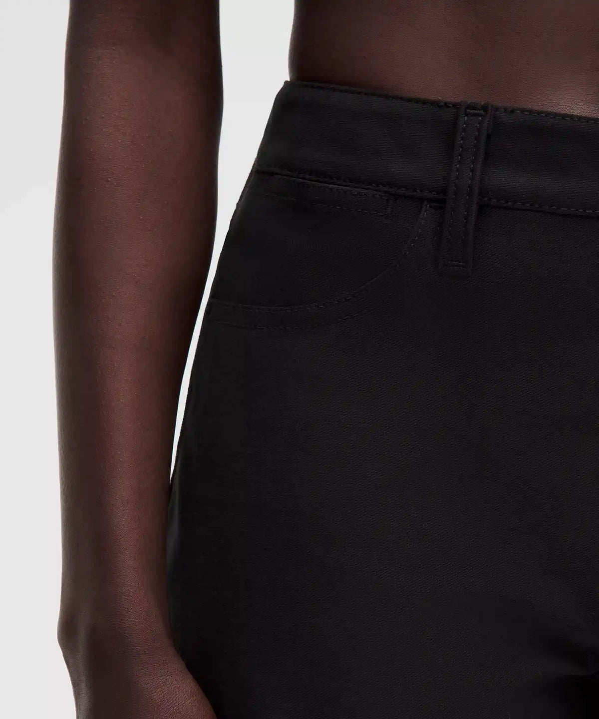 EasyFive Mid-Rise Short 4.5"