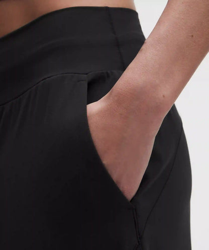 Groove Low-Rise Relaxed Cinch Pant *Regular