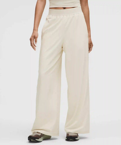 Swift High-Rise Wide-Leg Pant *Logo Waistband