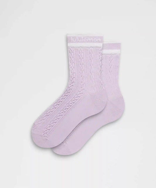 Unisex Cable-Knit Quarter Socks