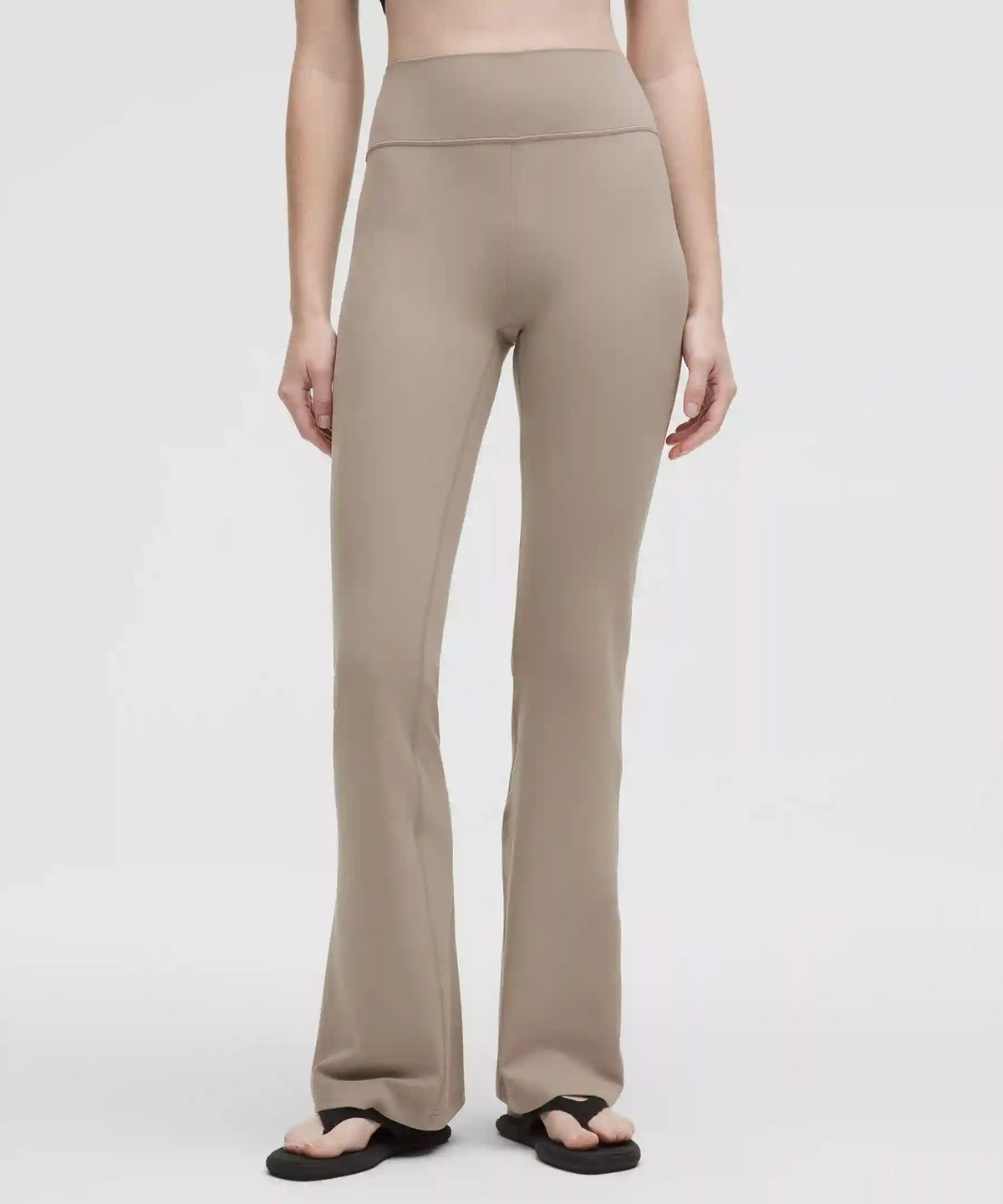 Groove Nulu High-Rise Flared Pant *Short