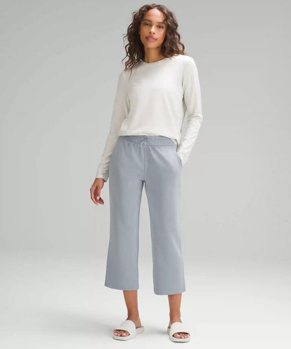 Softstreme High-Rise Straight-Leg Cropped Pant