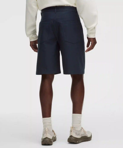EasyFive Relaxed-Fit Short 9"