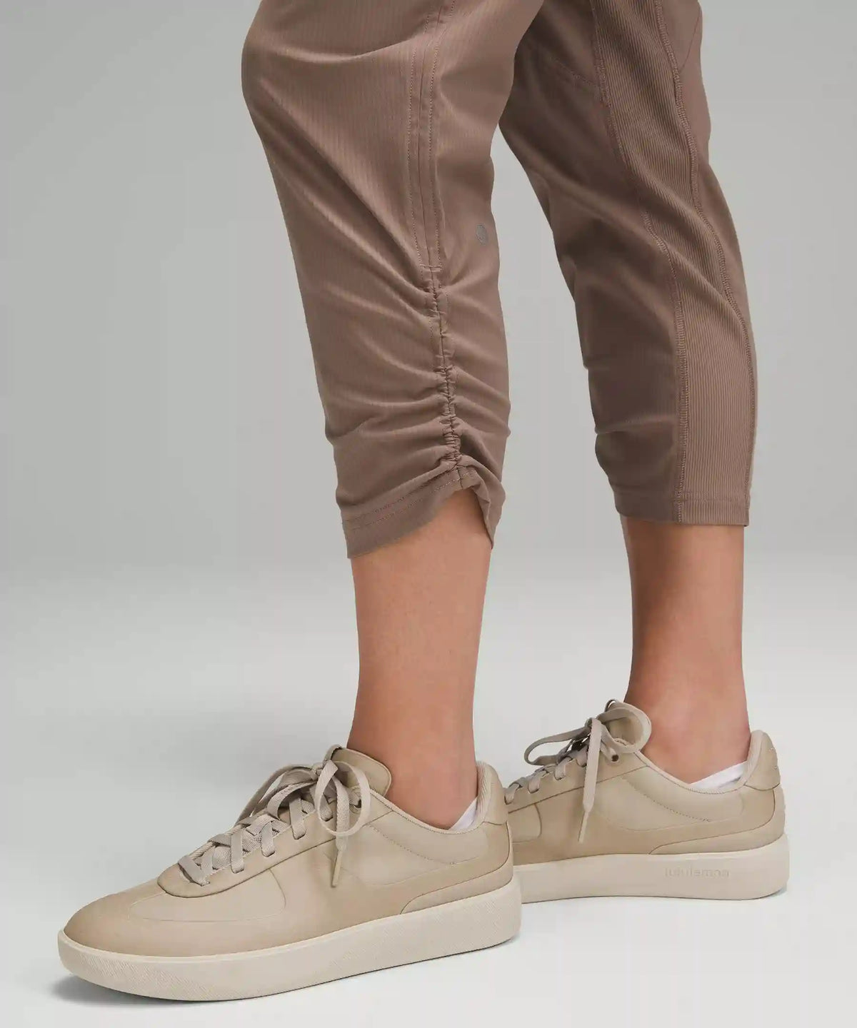 Dance Studio Mid-Rise Cropped Pant