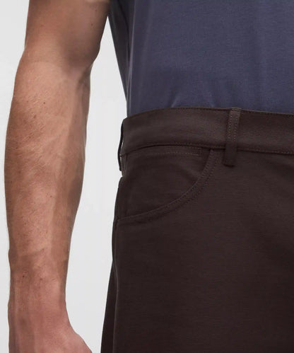 EasyFive Relaxed-Fit Short 7"