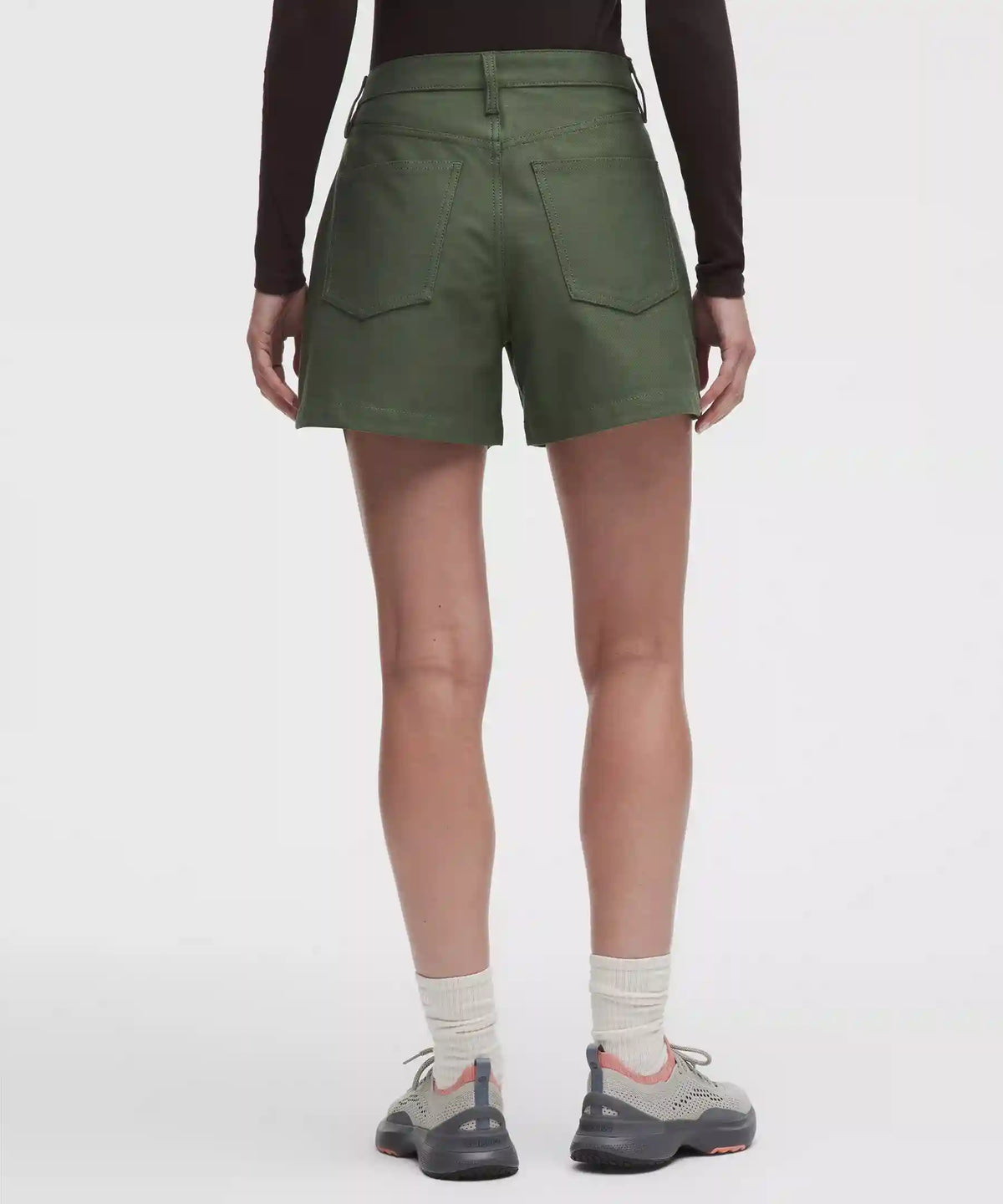 EasyFive Mid-Rise Short 4.5"