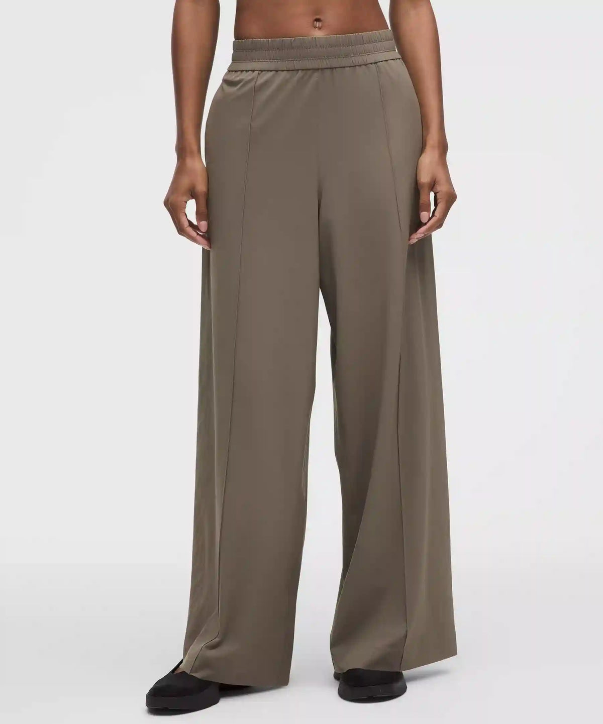 Breezily Mid-Rise Pant *Short