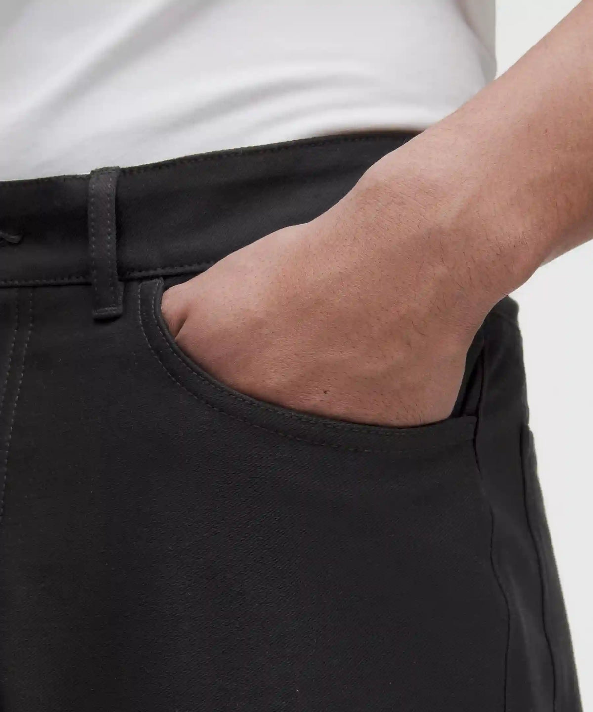 EasyFive Relaxed-Fit Short 7"