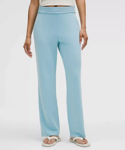 Softstreme High-Rise Straight-Leg Pant *Regular