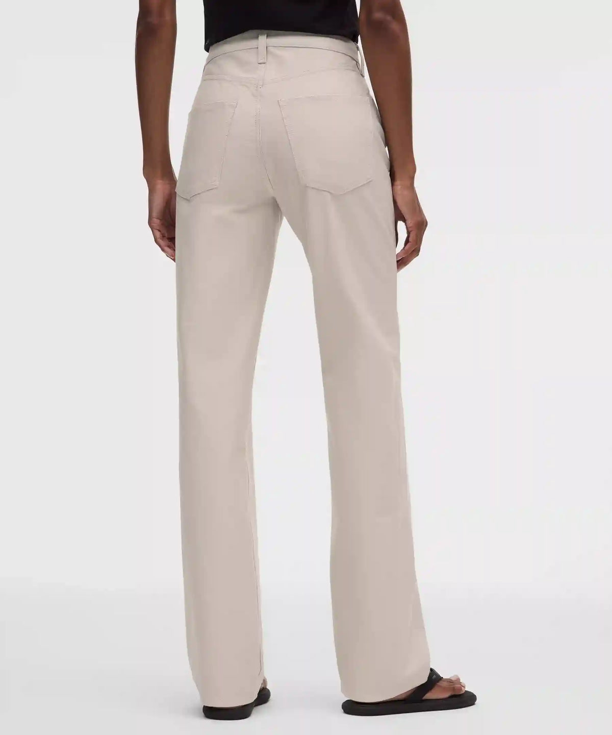 EasyFive Mid-Rise Relaxed-Straight Pant *Short