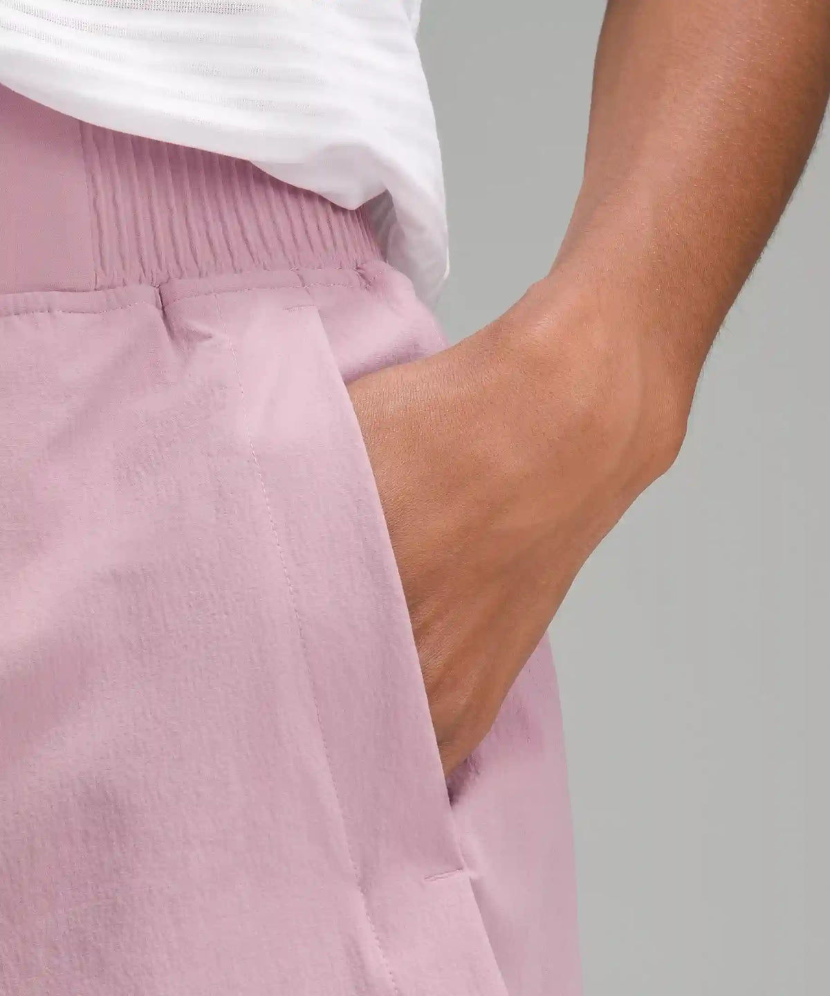 Stretch Woven Relaxed-Fit High-Rise Short 4"