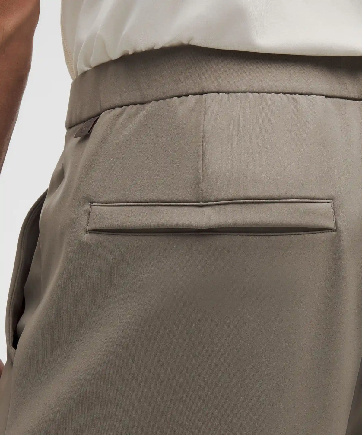 Men's Daydrift Relaxed-Fit Pleated Trouser Shorter *No Belt Loops