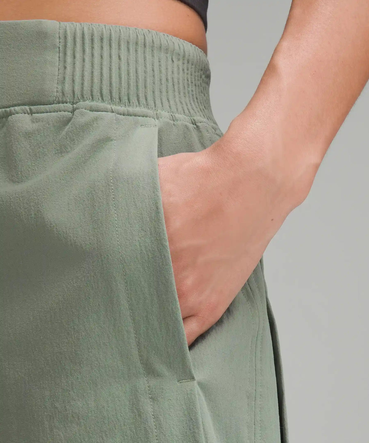 Stretch Woven Relaxed-Fit High-Rise Short 4"