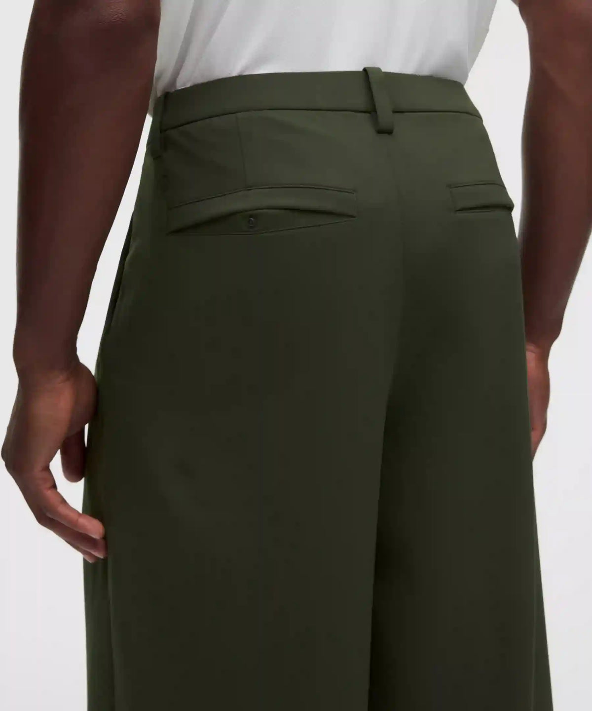 Men's Daydrift Relaxed-Fit Pleated Trouser *Regular