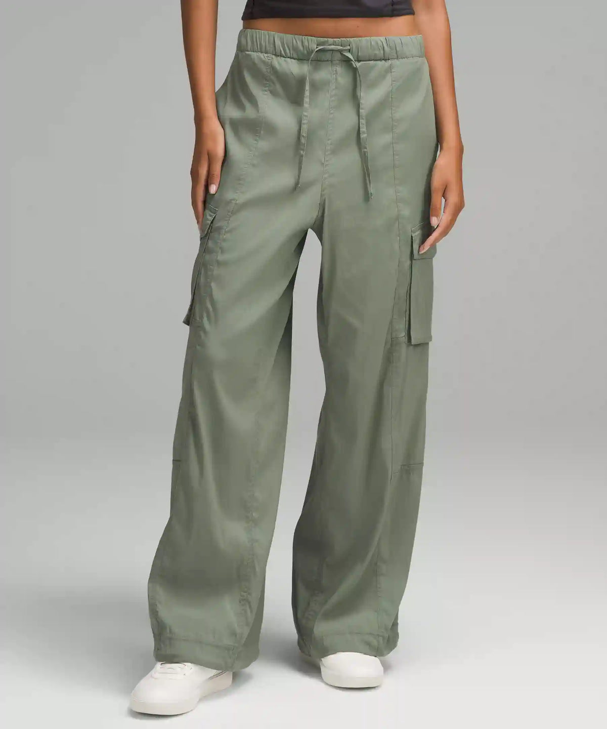 Lightweight Adjustable Mid-Rise Cargo Pant