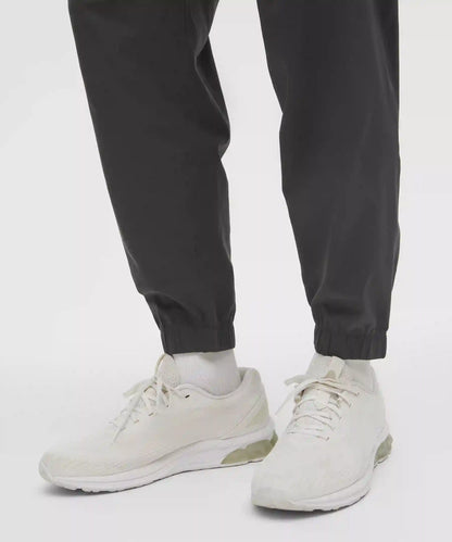 Zeroed In Classic-Fit Cargo Jogger *Regular