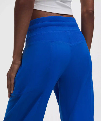 Dance Studio Mid-Rise Pant *Short
