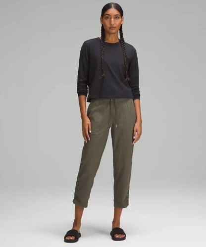 Dance Studio Mid-Rise Cropped Pant