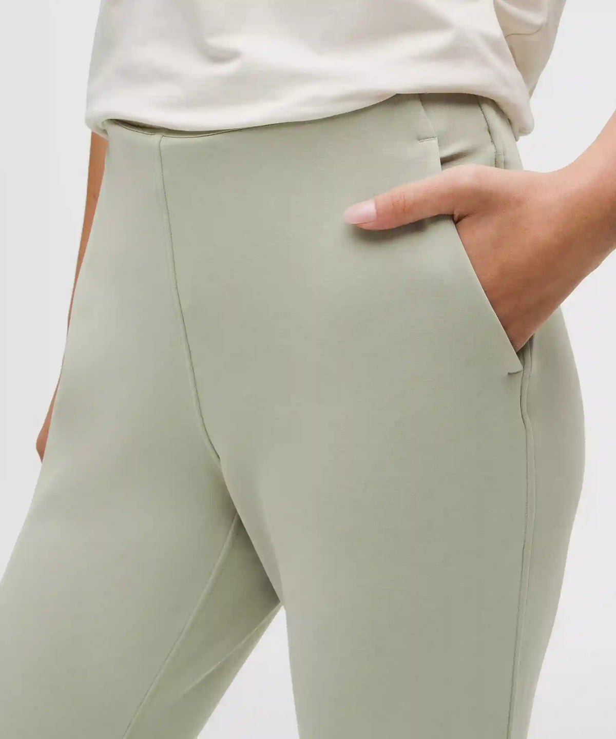 Brushed Softstreme Mid-Rise Flared Pant *Regular