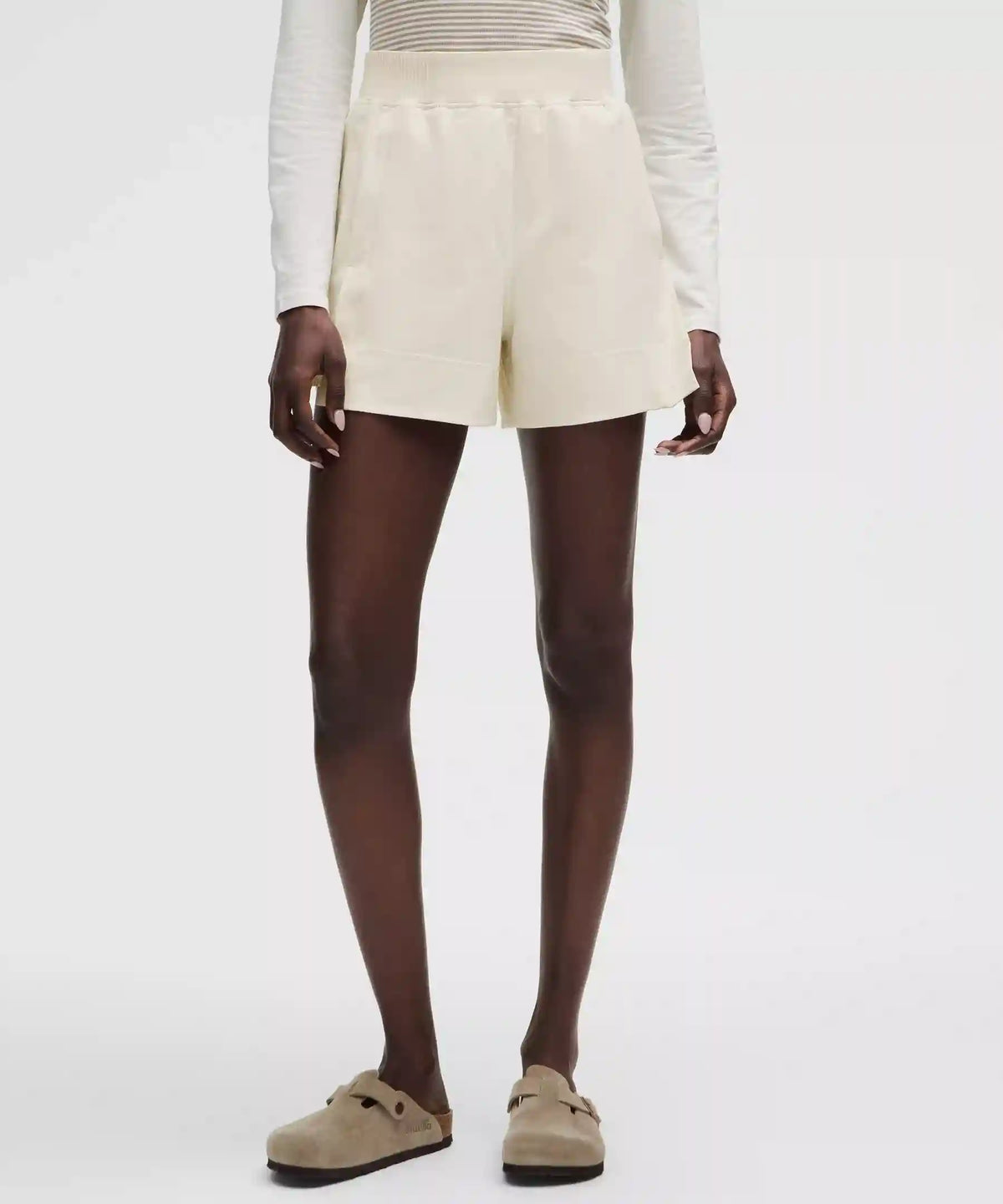 Stretch Woven Relaxed-Fit High-Rise Short 4"
