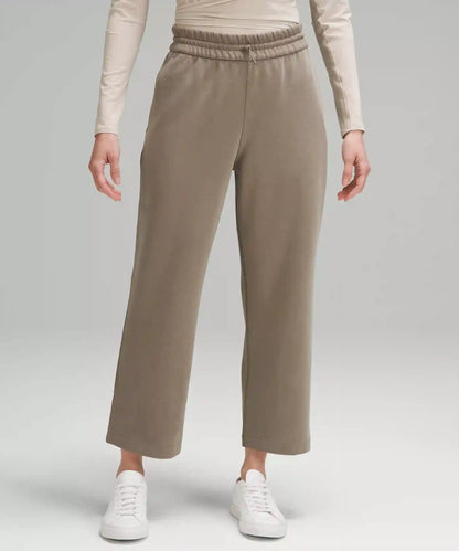 Softstreme High-Rise Straight-Leg Cropped Pant