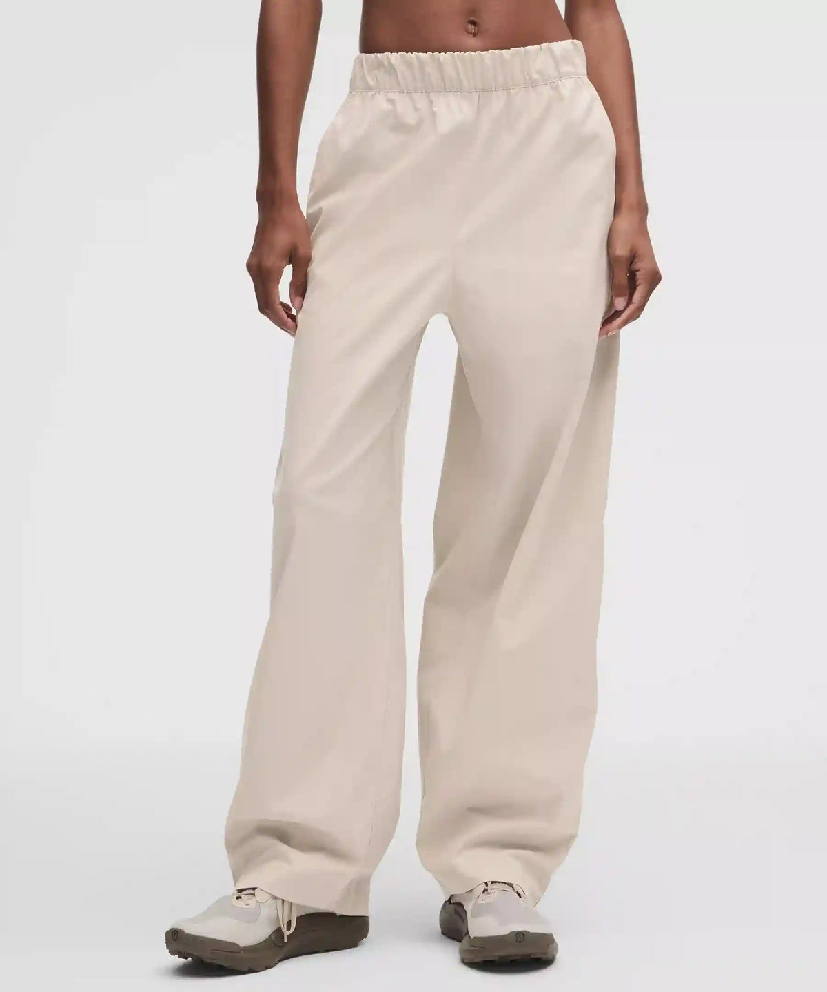 Woven Mid-Rise Barrel-Leg Pant *Regular