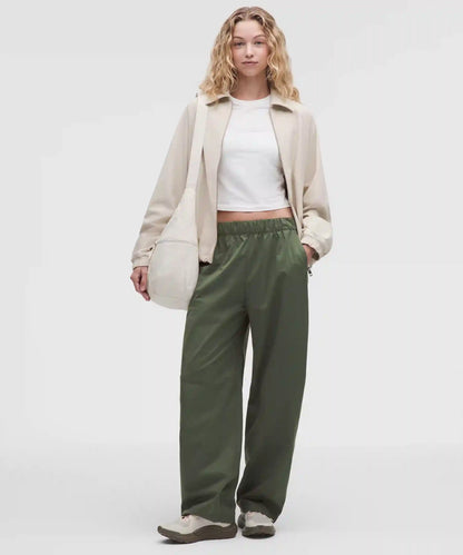 Woven Mid-Rise Barrel-Leg Pant *Regular