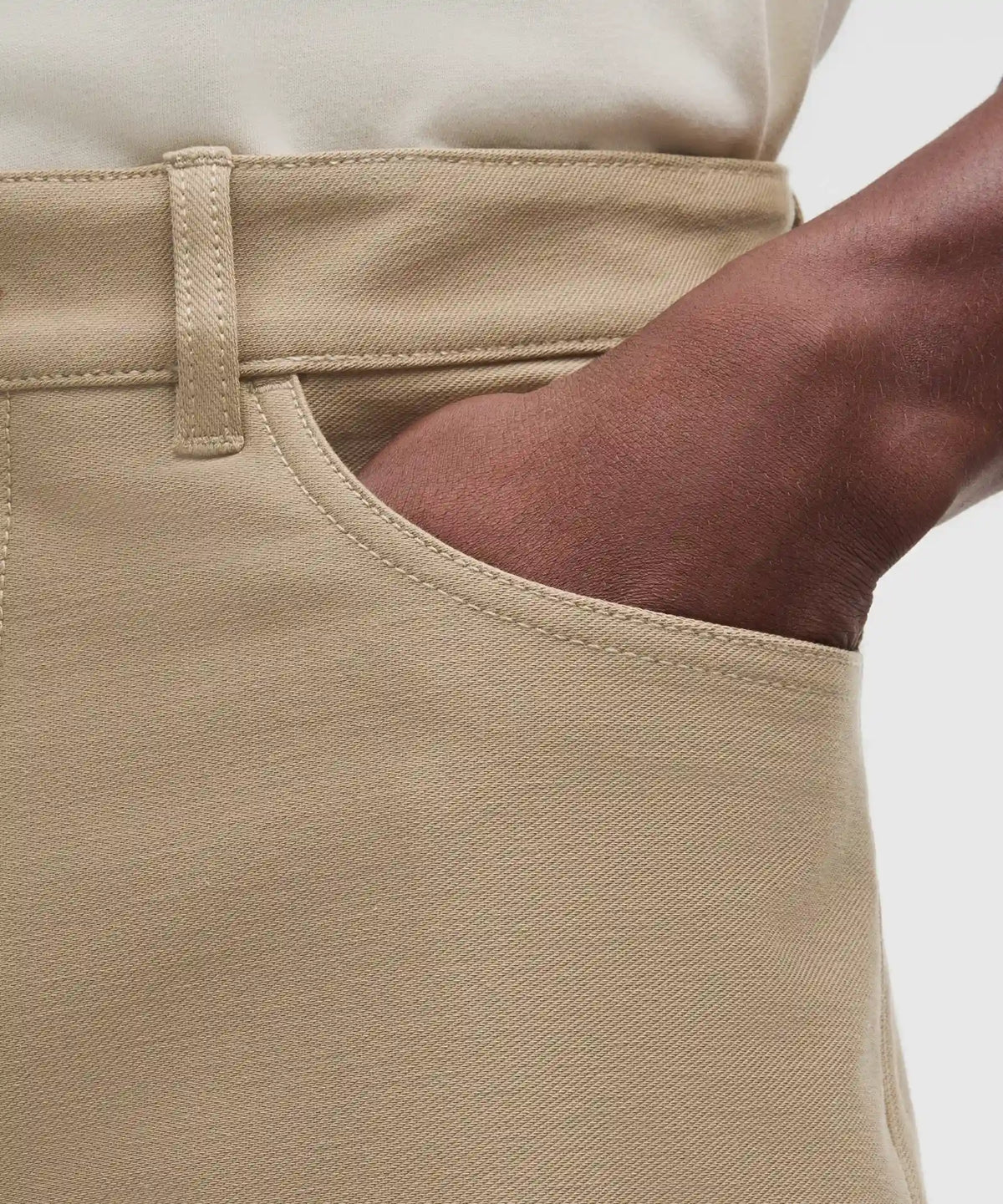 EasyFive Relaxed-Fit Short 7"