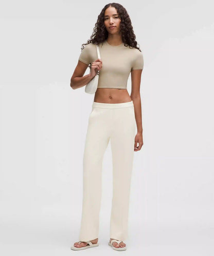 Softstreme Pintuck Mid-Rise Pant *Short