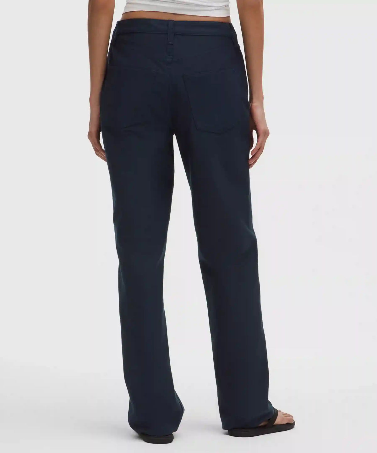 EasyFive Mid-Rise Relaxed-Straight Pant *Short