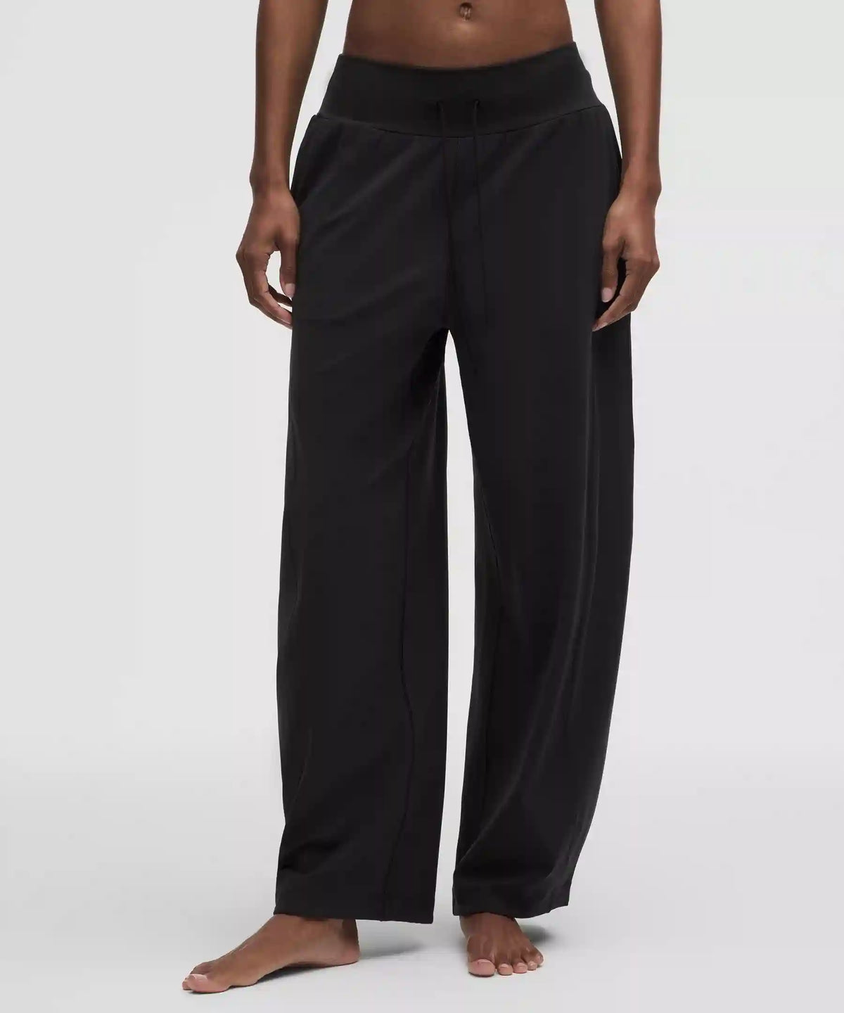 Groove Low-Rise Relaxed Cinch Pant *Short
