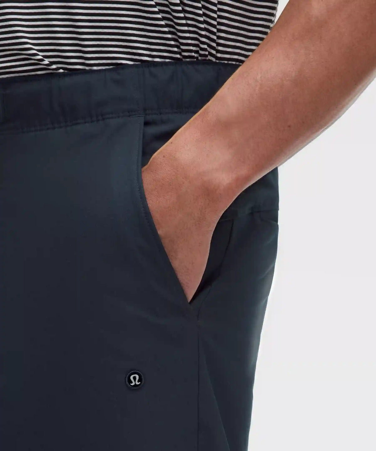 Stretch Twill Relaxed-Fit Golf Short 9"