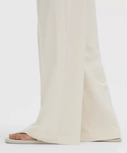 Breezily Mid-Rise Pant *Short