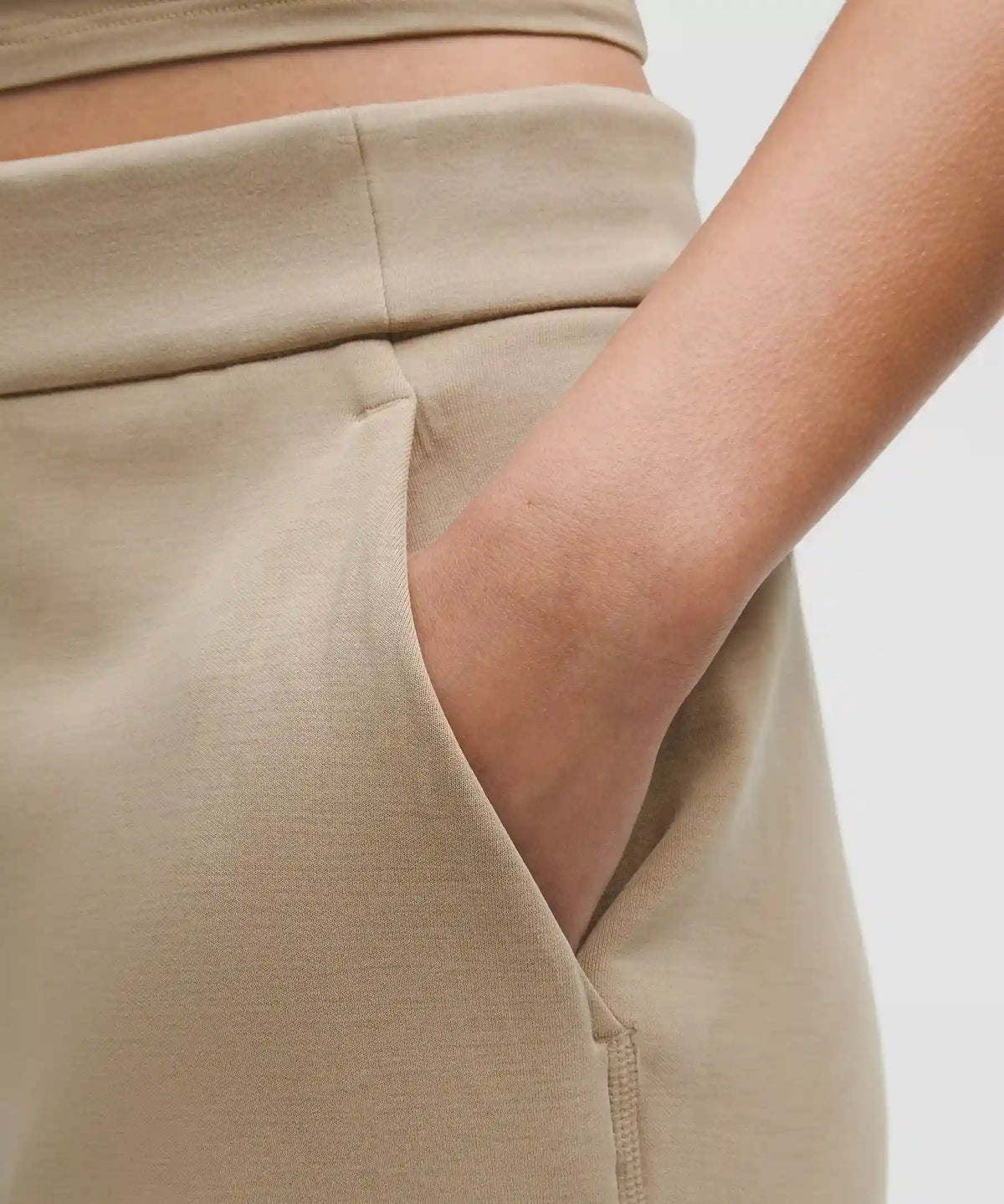 Softstreme High-Rise Wide-Leg Cropped Pant