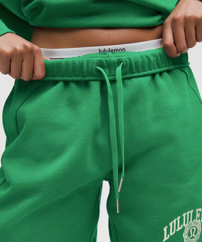 Scuba Mid-Rise Oversized Short 7" *Graphic