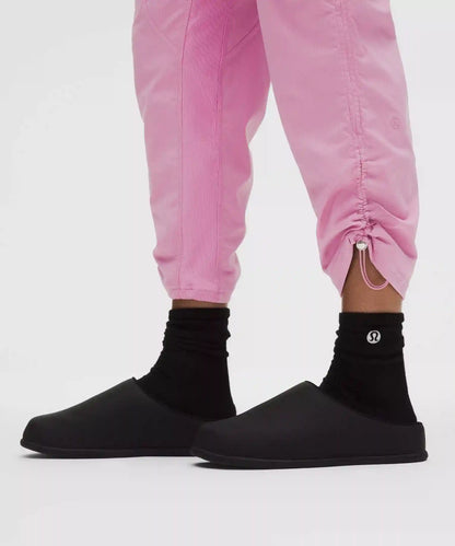 Dance Studio Mid-Rise Cropped Pant