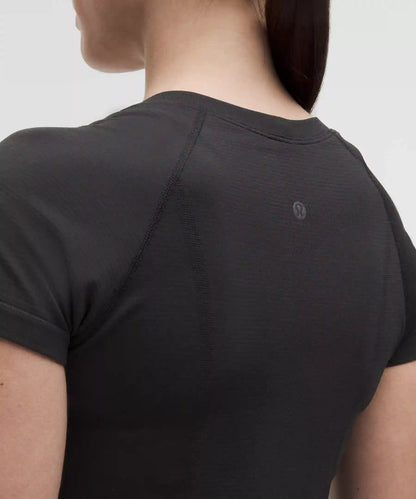 Swiftly Tech Short-Sleeve Shirt 2.0 *Hip Length