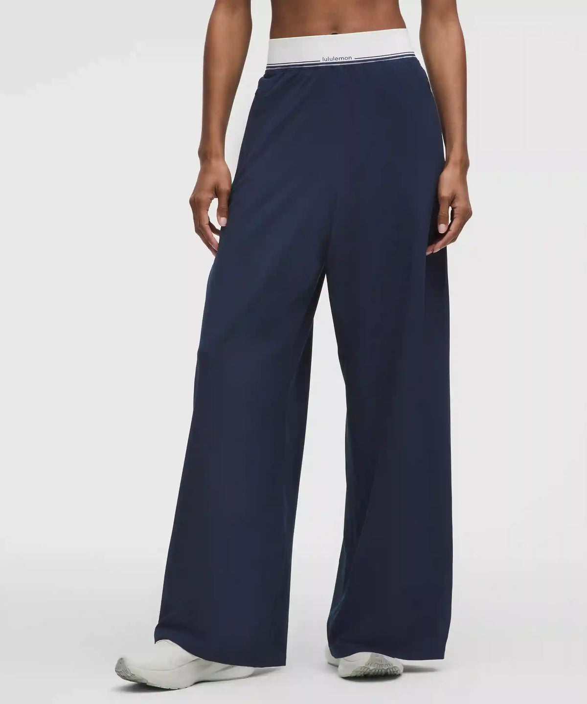 Swift High-Rise Wide-Leg Pant *Logo Waistband