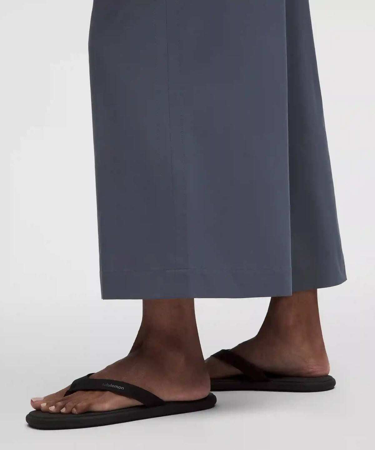 Breezily Mid-Rise Cropped Pant