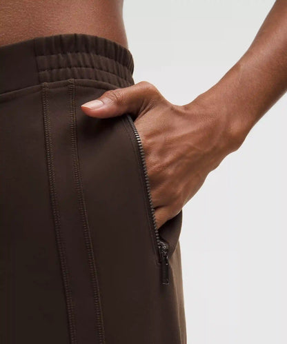 Define Mid-Rise Track Pant *Luon