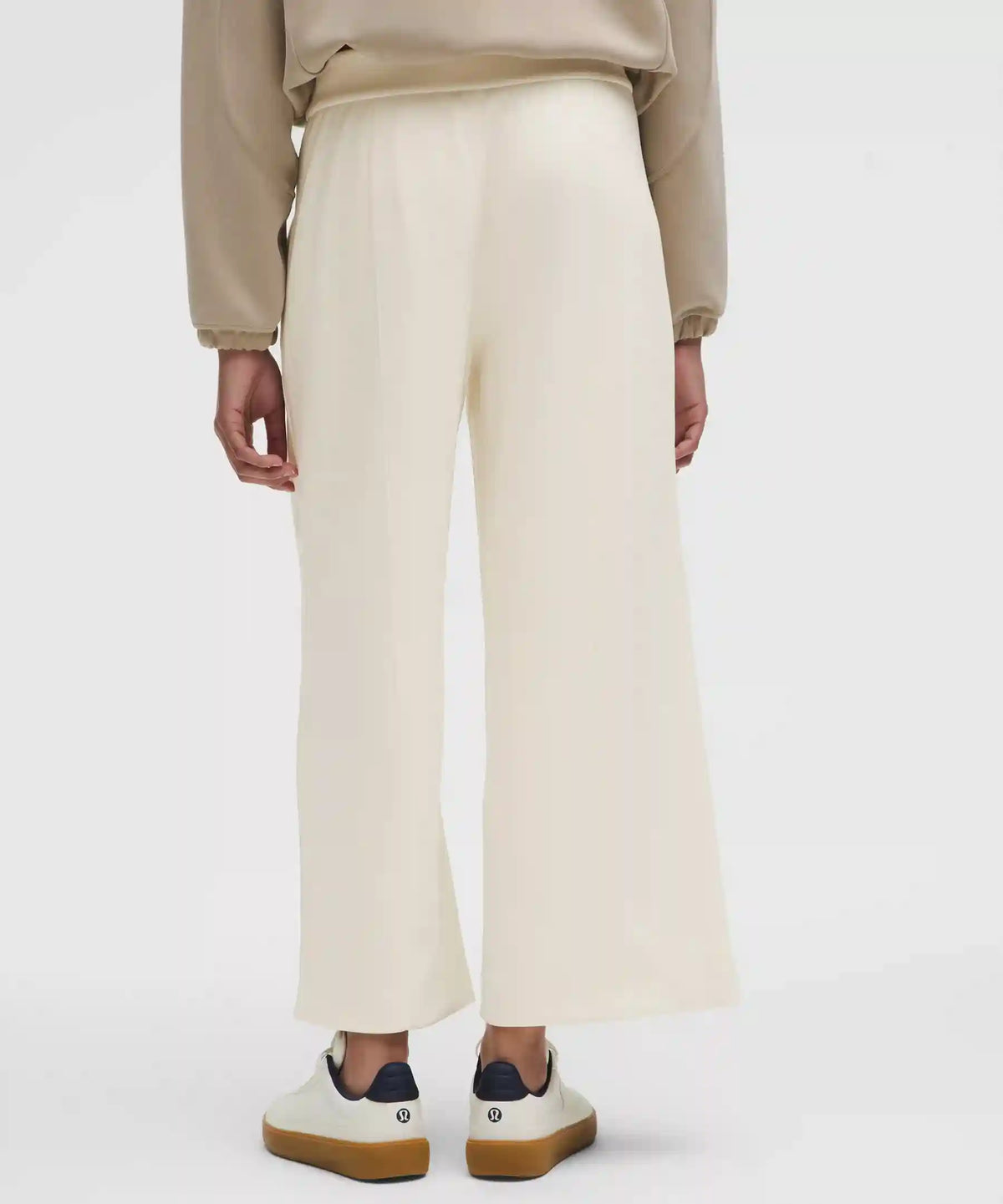 Softstreme High-Rise Wide-Leg Cropped Pant